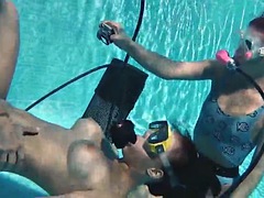 Blasen, Spermaladung, Europäisch, Handjob, Hardcore, Ungarisch, Öffentlich, Unter wasser