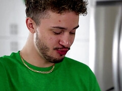 18, デカチン, ブロンド, 中出し, キッチン, オーガズム, パーティ, ハメ撮り