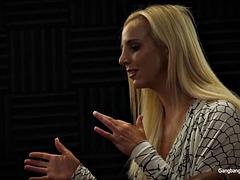 ブロンド, フェラチオ, エロ熟女, 中出し, イく瞬間, 乱交, ハードコア, 淫乱熟女