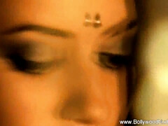 Брюнетки, Хд, Индианки, Милф, Обнаженные, Натуральные, Голышом, Дразнящие