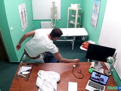 Lieveling, Pijpbeurt, Bruinharig, Diep in de keel, Arts, Kantoor