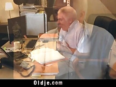 Smutty profesor fucks sweet 18 girl on his desk