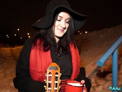 Grosse titten, Besamung, Tschechisch, Schwanz, Europäisch, Im freien, Pov, Öffentlich