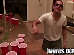 18 летние, Любители, Брюнетки, Двойное проникновение, Группа, Латиноамериканки, Вечеринка, Молоденькие