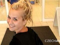 Leie, Bad, Blondine, Blasen, Handjob, Natürlichen titten, Rasiert, Jungendliche (18+)