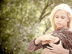 Checa, Masturbación, Orgasmo, Al aire libre, Pequeña, Adolescente