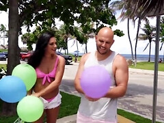 デカ尻, イマラチオ, バック, 顔射, 指いじり, なめる, オマンコ, 現実