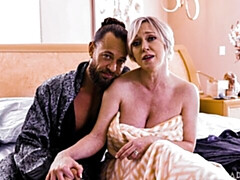 Chambre à dormir, Gros cul, Grosse bite, Gros seins, Blonde, Sucer une bite, Mère que j'aimerais baiser, Cheveux courts