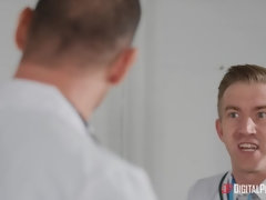 フェラチオ, 茶髪の, 医者, ドレス, ヒール, なめる, ピアス, ショートヘア