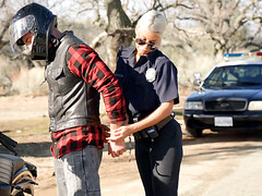 Blondine, Auto, Milf, Mutti, Im freien, Erotischer film, Spanisch, Uniform