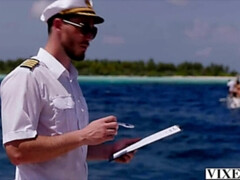 Жопа, Пляж, Бикини, Минет, Кончили внутрь, Собачьи, Бритые, Сиськи