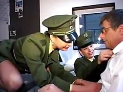 Pijpbeurt, Bruinharig, Lul, Duits, Hardcore, Politie, Trio