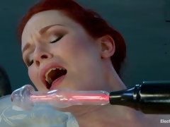 Анальный секс, Электричество, Женское доминирование, Унижение, Лесбиянка, Боль, Киски, Рабыни