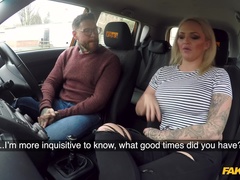 Cul, Blonde, Sucer une bite, Britannique, Voiture, Queue, En levrette, Tatouage