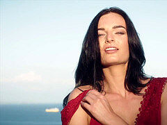 VIXEN She can't get enough of him