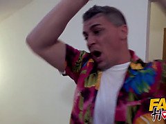 Grote kont, Grote kietelaar, Grote mammen, Hd, Orgasme, Kut duiken, Tatoeage, Nat