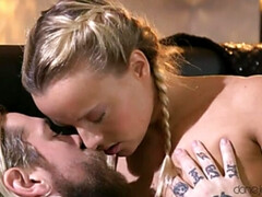 舐める尻, フェラチオ, カップル, 中出し, バック, 手コキする, なめる, オマンコ