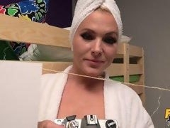 Язык в попке, Большие сиськи, Пальцем, Гостиница, Лесбиянка, Киски, Втроем, Подглядывание