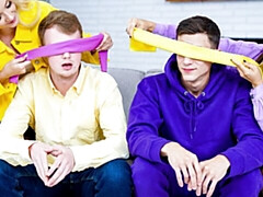 Culo grande, Verga grande, Mamada, Estilo perrito, Cuadrupleta, Tetas naturales, Adolescente, Tetas