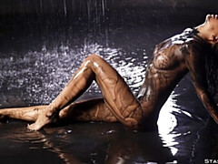 Enthousiasteling, Grote kont, Bruinharig, Masturbatie, Mager, Alleen, Strippen, Tiener