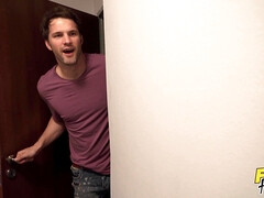 Enthousiasteling, Pijpbeurt, Bruinharig, Hondjeshouding, 1 man 2 vrouwen, Lesbisch, Doordringend, Kut duiken