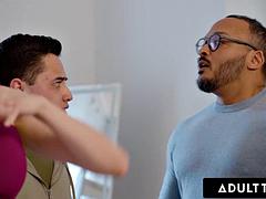 Grote mammen, Gevangen, Bedriegen, Man die toekijkt, Handbeurt, Hardcore, Zuigen, Tieten likken