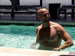 Culo, Morena, Tetona, Garganta profunda, Natural, Pezones, Coño, Tatuaje