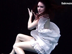 Badpak, Bruinharig, Rondborstig, Vrouw, Fetisj, Alleen, Tieten likken, Onderwater