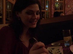 Брюнетки, Трусики, От первого лица, На публике, Киски, Бритые, Юбки, Сиськи