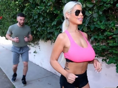 Anal, Cul, Gros seins, Sucer une bite, Branlette thaïlandaise, Mère que j'aimerais baiser, Rasée, Voyeur