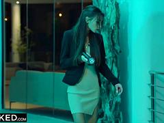 Grosse bite, Noire, Brunette brune, Noir ébène, Faciale, Hôtel, Interracial, Séduite