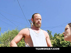 Bruinharig, Sperma shot, Sportzaal, Mager