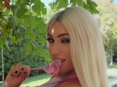 Anal, Rubia, Corridas faciales, Sexo duro, Hd, Tacones, Al aire libre, Medias largas