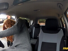 Sucer une bite, Voiture, Éjaculation interne, Bâillonner, Léchez, Masturbation, Chatte, Fessée