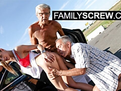 Grosser schwanz, Blasen, Hundestellung, Gruppensex, Gruppe, Handjob, Öffentlich, Ablutschen