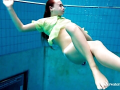 Brunette brune, Femelle, Fétiche, Nue, De plein air, Public, Adolescente, Nénés