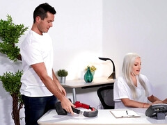 Arsch, Arschlecken, Grosse titten, Blondine, Blasen, Aufs gesicht abspritzen, Absätze, Transfrau