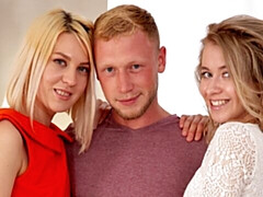 Спальня, Большая жопа, Большой член, Большие сиськи, Минет, Собачьи, Волосатые, Втроем