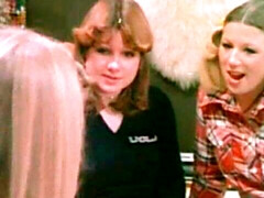 Жопа, Поцелуи, Белье, Натуральные сиськи, Киски, Бритые, Тощие, Винтаж