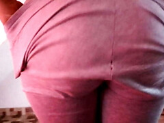 Grosser arsch, Grosse titten, Latina, Massage, Milch, Mutti, Muschi, Jungendliche (18+)