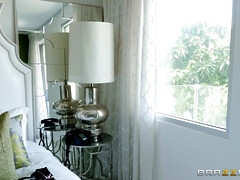 Lela Star and Jill Kassidy getting fucked in the hotel room