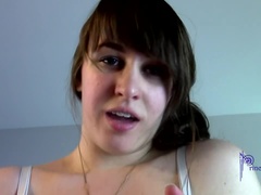 Brunette brune, Conversation vulgaire, Poilue, Orgasme, Pov, Chatte, Réalité, Attachée