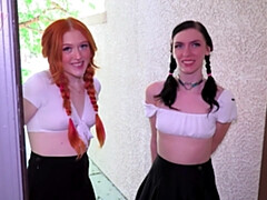 18, フェラチオ, 茶髪の, 大学生, 赤毛, フェラする, ティーン, 三人