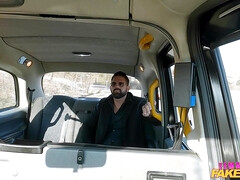 Voiture, Poilue, Cuir, Seins naturels, Chatte, Réalité, Nénés, Mouillée