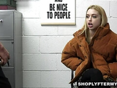 Sperma, 1 man 2 vrouwen, Hardcore, Likken, Kantoor, Rijden, Mager, Tieten likken