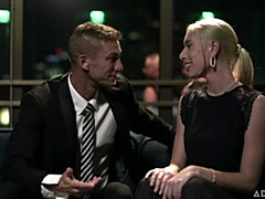 Grosser arsch, Grosser schwanz, Grosse titten, Blondine, Blasen, Hundestellung, Natürlichen titten, Dürr