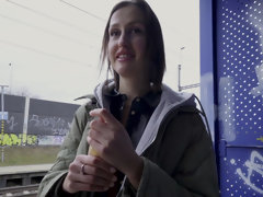 お尻, フェラチオ, 茶髪の, レザー, お金, ロシア人, 喫煙, 締まりの良い