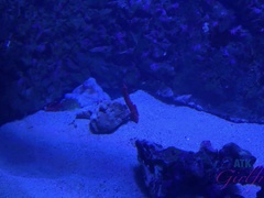 Amateur, Doigter, Exhib, Petite amie, Masturbation, Orgasme, Fumer, Mouillée