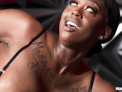 Cul, Gros cul, Noire, Sucer une bite, Plantureuse, Noir ébène, Maman, Réalité