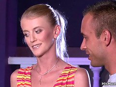 Rondborstig, Oudere vrouw, Lesbisch, Moeder die ik wil neuken, Moeder, Kut duiken, Stiefmoeder, Tiener